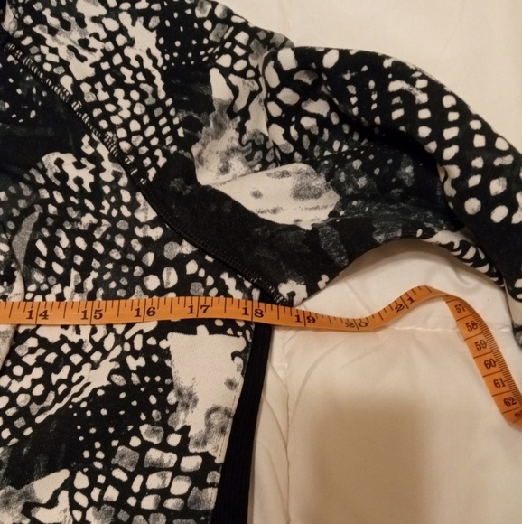 Lululemon Scuba Hoodie III Static Mist White Black / Black, W4IC8S, Size 6 - Picture 14 of 16